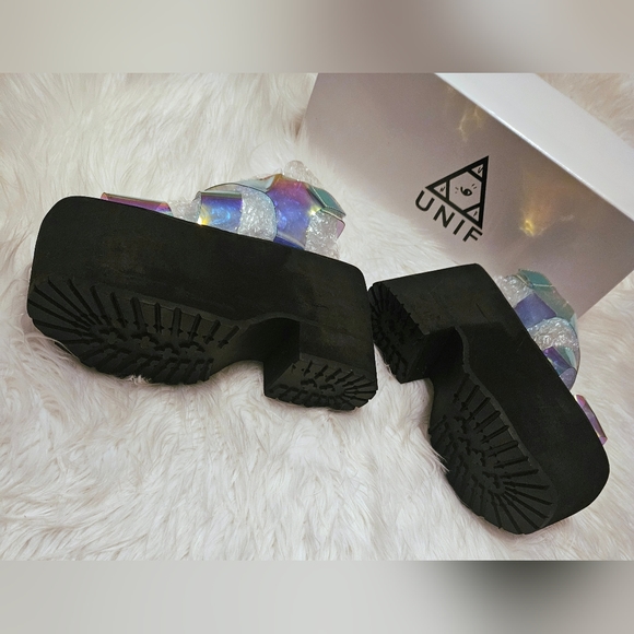 UNIF Vapor Platform Sandals - Picture 9 of 10